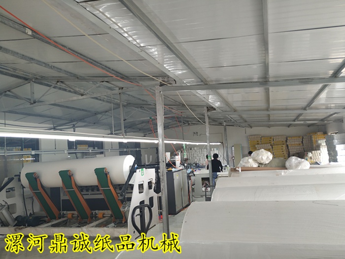 三米全自動衛(wèi)生紙復(fù)卷機(jī)